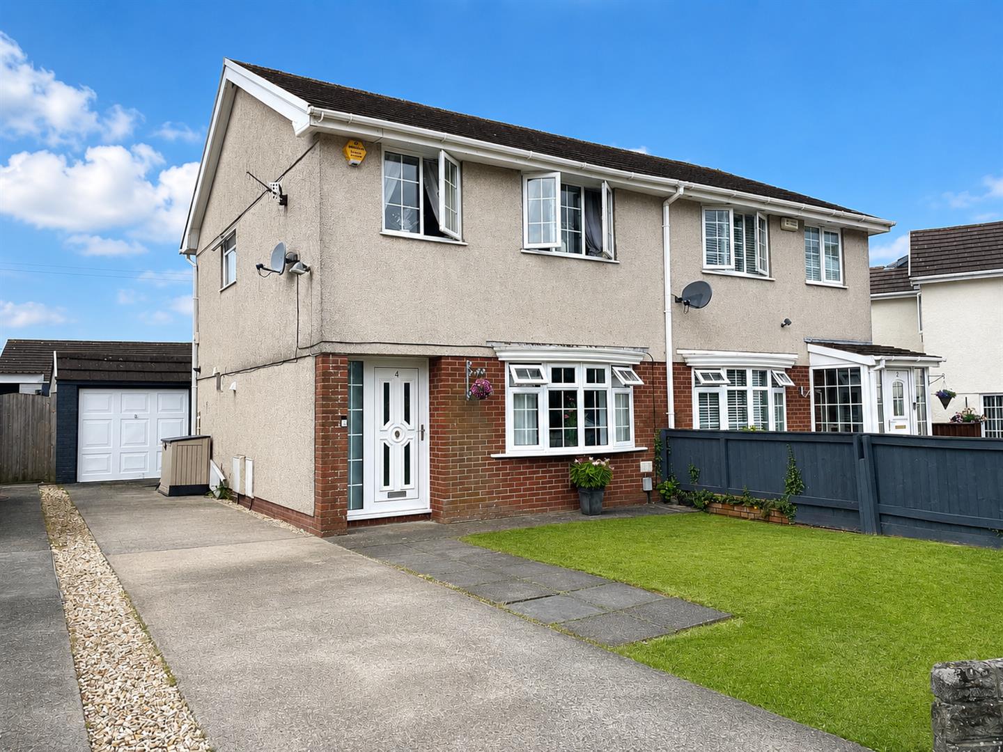 Clos Vernon Watkins, Gorseinon, Swansea, SA4 4DH